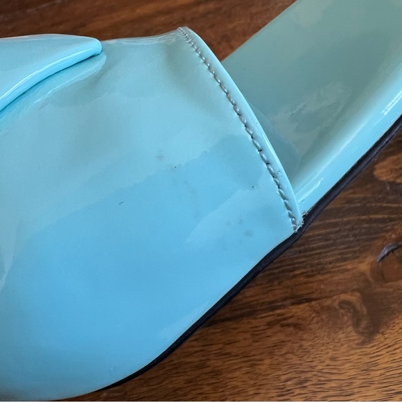 Prada Triangle Logo Spazzolato Glossy Leather 65mm Sandals $1,100 Used Twice! - Picture 15 of 15